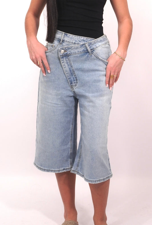 BERMUDA JEANS